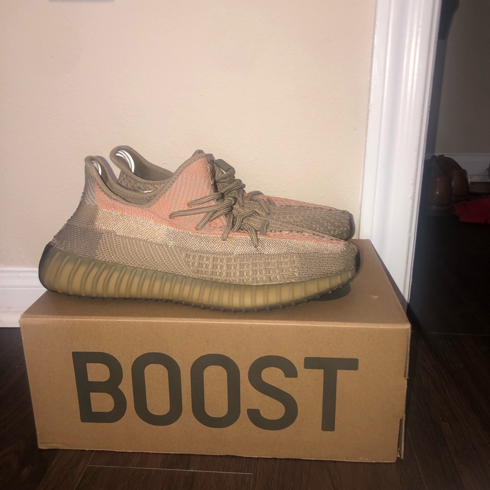 Yeezy taupe size 10.5